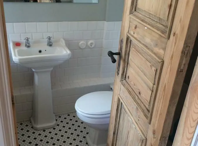 Sunrise In The Quiet Centre Apartment